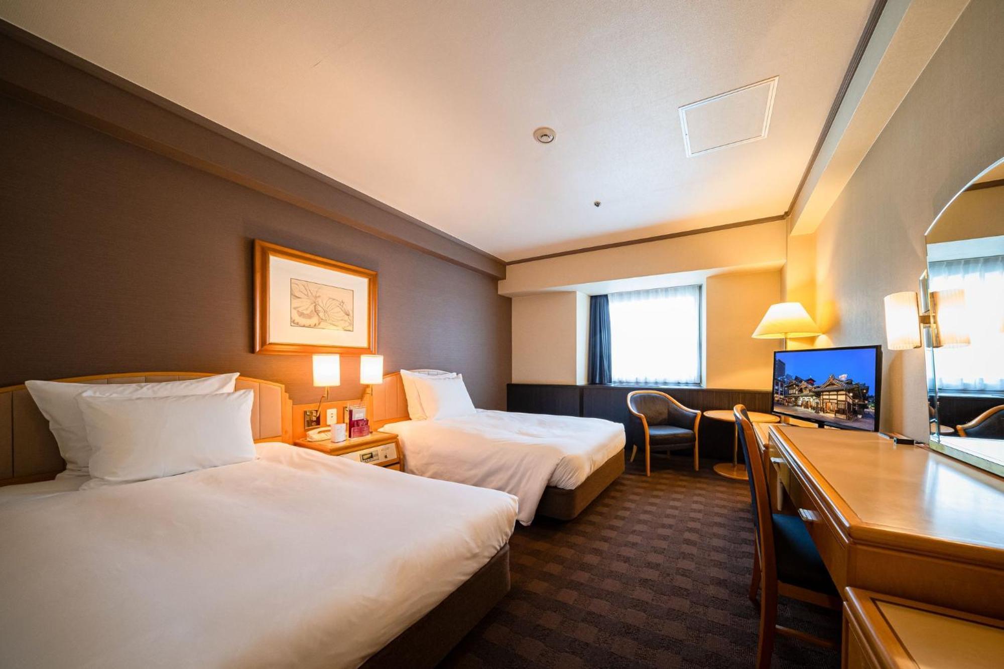 Hotel Ana Crowne Plaza Matsuyama By Ihg Zewnętrze zdjęcie
